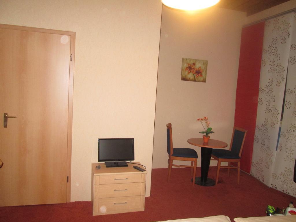 Hotel Gruener Baum Nuernberg Brunn Camera foto